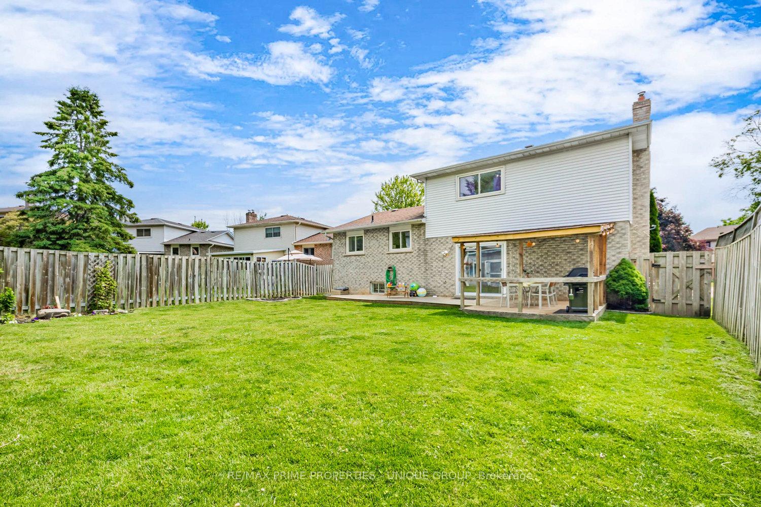 Photo 2 of 742 Greenbriar Drive, Oshawa, Eastdale — HOMEH