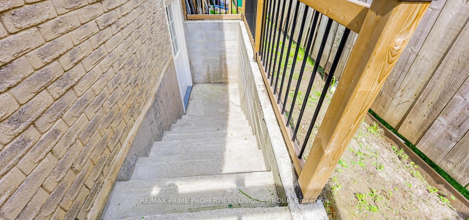 Photo 6 of 742 Greenbriar Drive, Oshawa, Eastdale — HOMEH