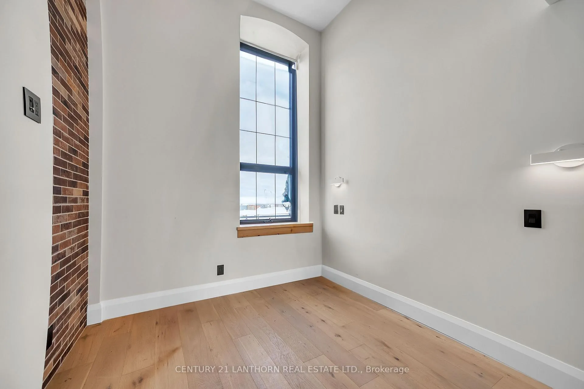 Photo 15 of Unit Unit # 6, 38 Front Street, Quinte West, Trenton Ward — HOMEH