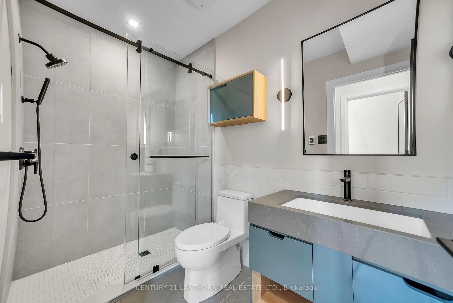 Photo 16 of Unit Unit # 6, 38 Front Street, Quinte West, Trenton Ward — HOMEH