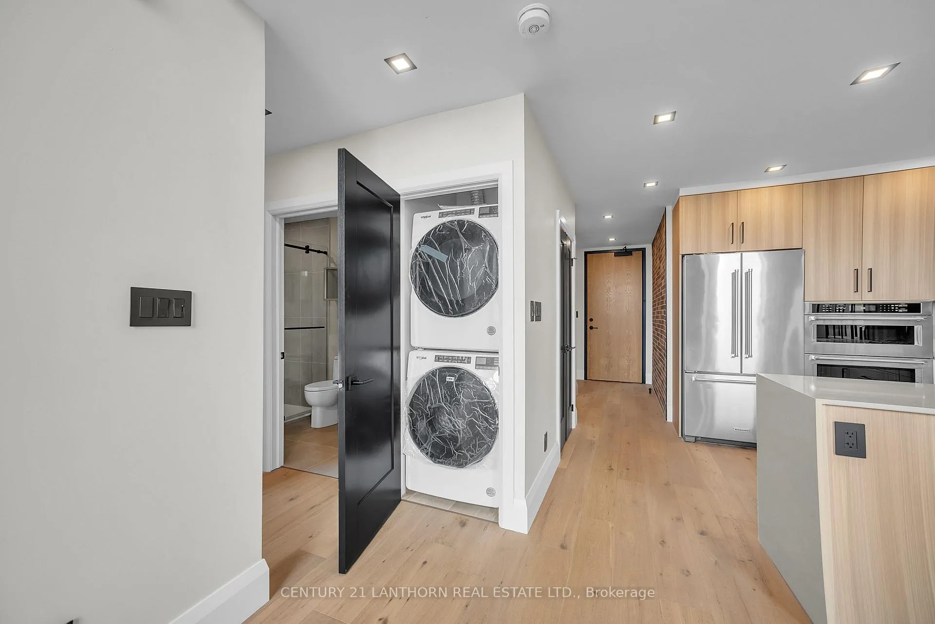 Photo 21 of Unit Unit # 6, 38 Front Street, Quinte West, Trenton Ward — HOMEH