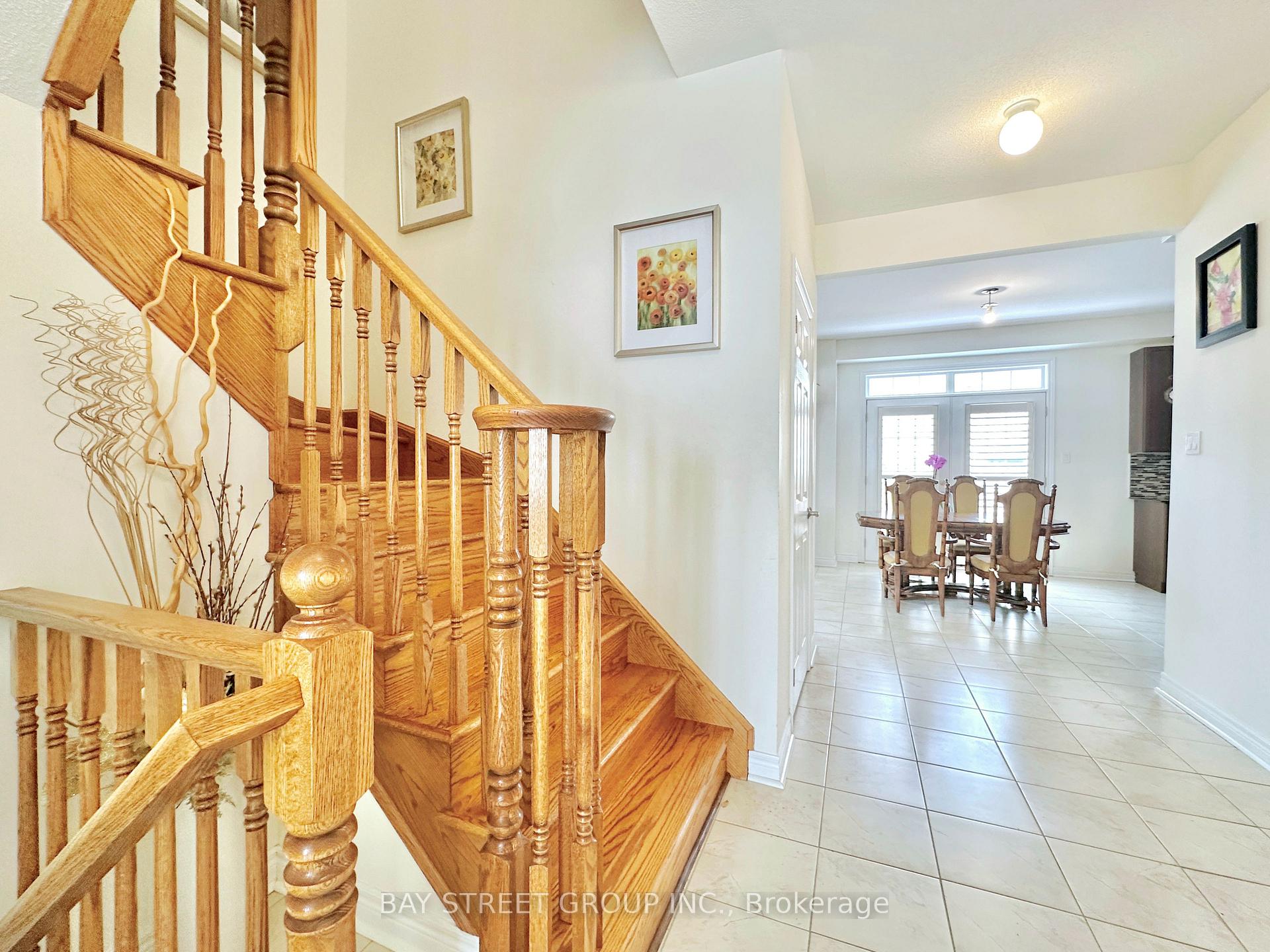 Photo 3 of 1429 Laurier Avenue, Milton, Clarke — HOMEH