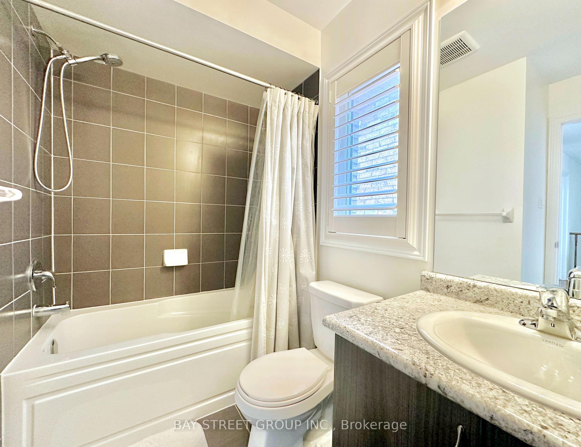 Photo 16 of 1429 Laurier Avenue, Milton, Clarke — HOMEH