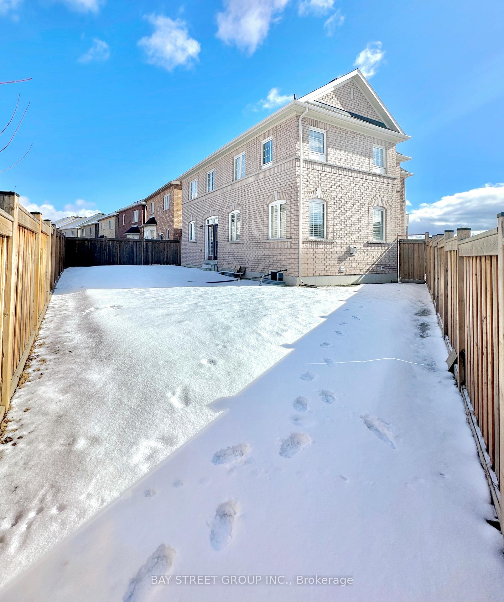 Photo 19 of 1429 Laurier Avenue, Milton, Clarke — HOMEH