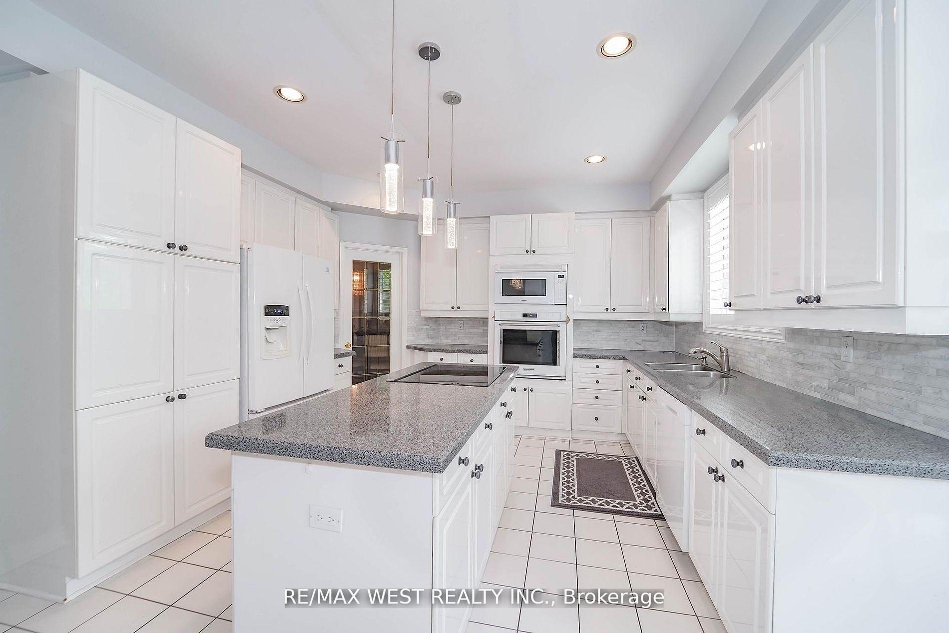 Photo 5 of 113 Sandcherry Court, Pickering, Highbush — HOMEH