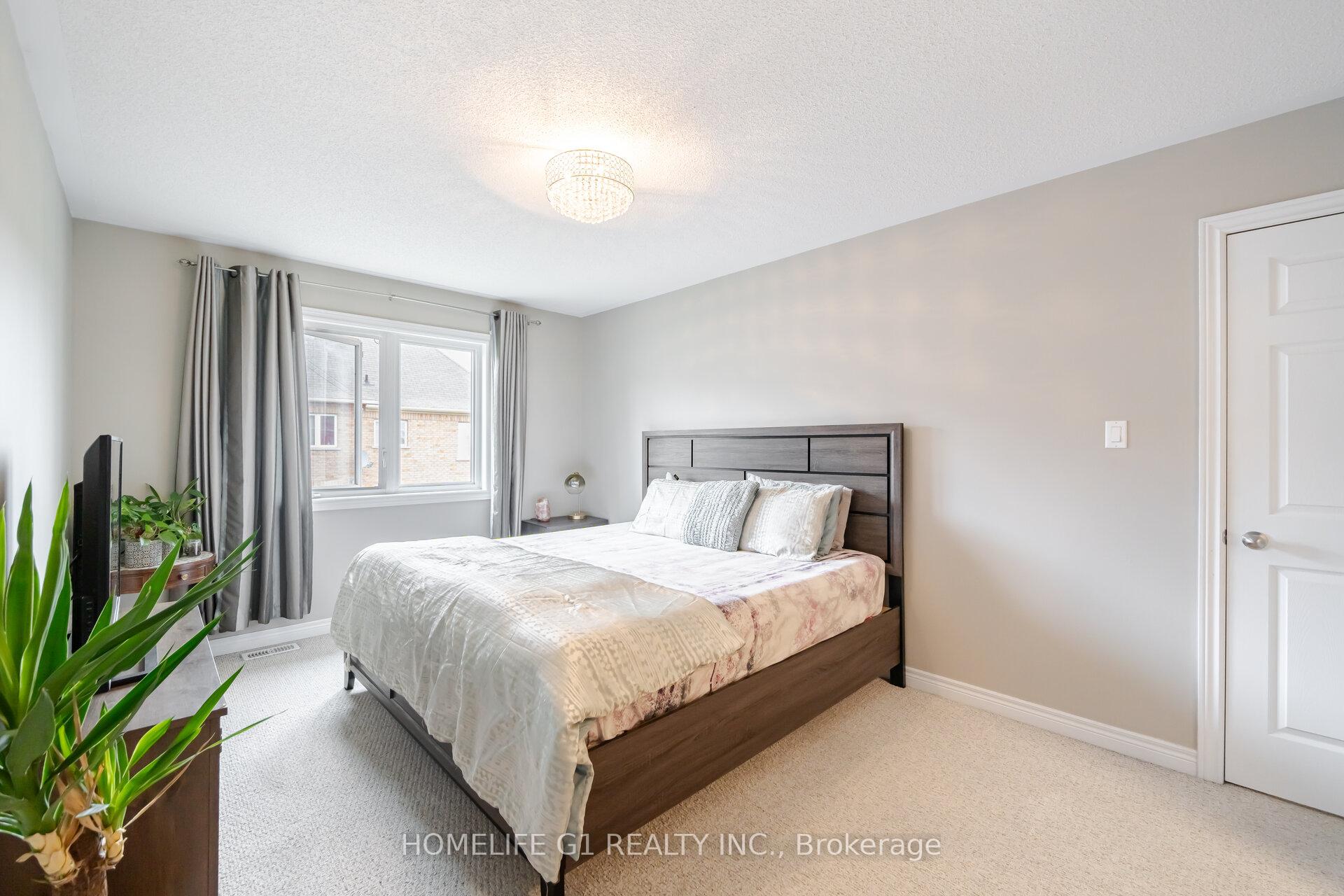 Photo 11 of 967 Transom Crescent, Milton, Willmott — HOMEH
