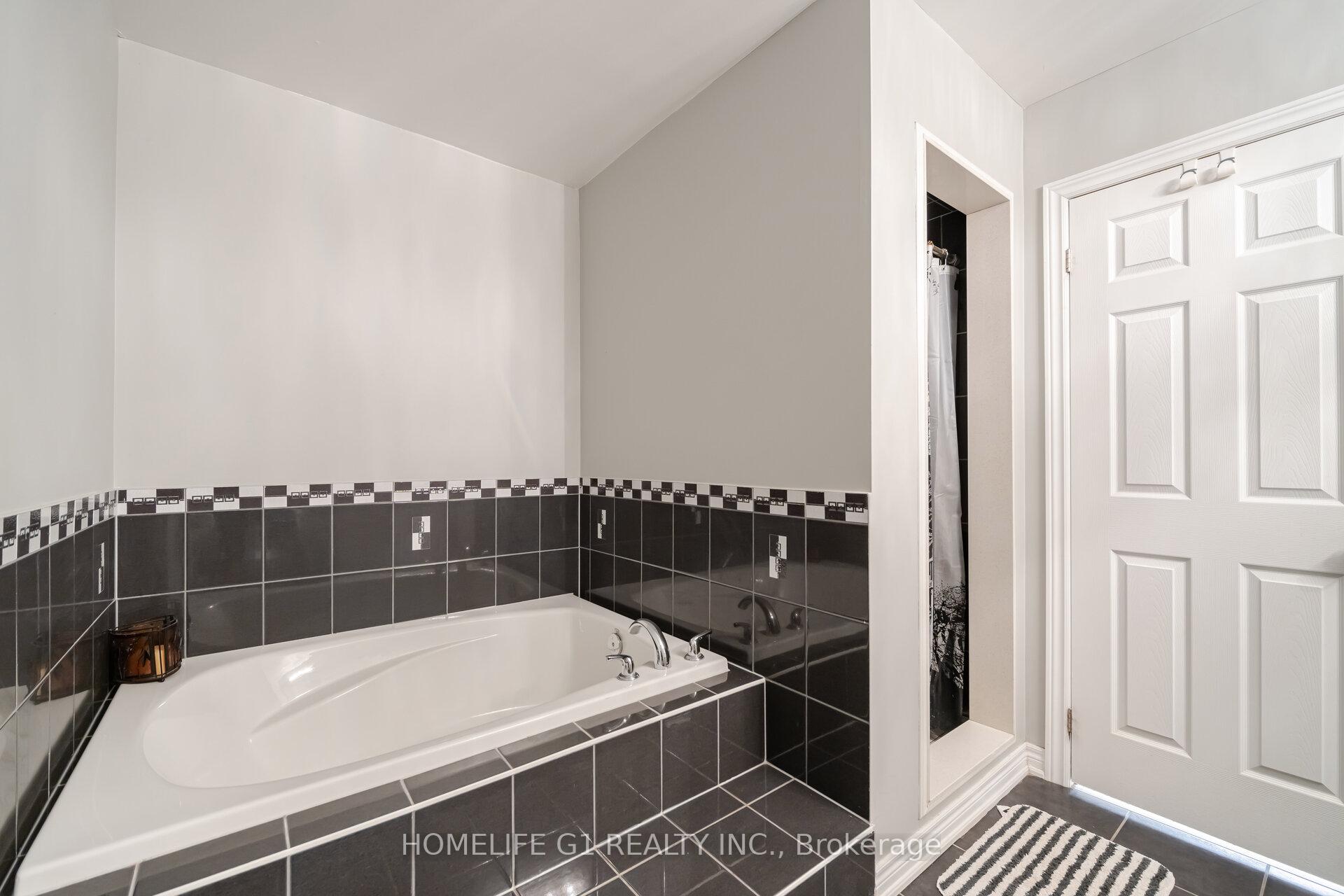 Photo 13 of 967 Transom Crescent, Milton, Willmott — HOMEH