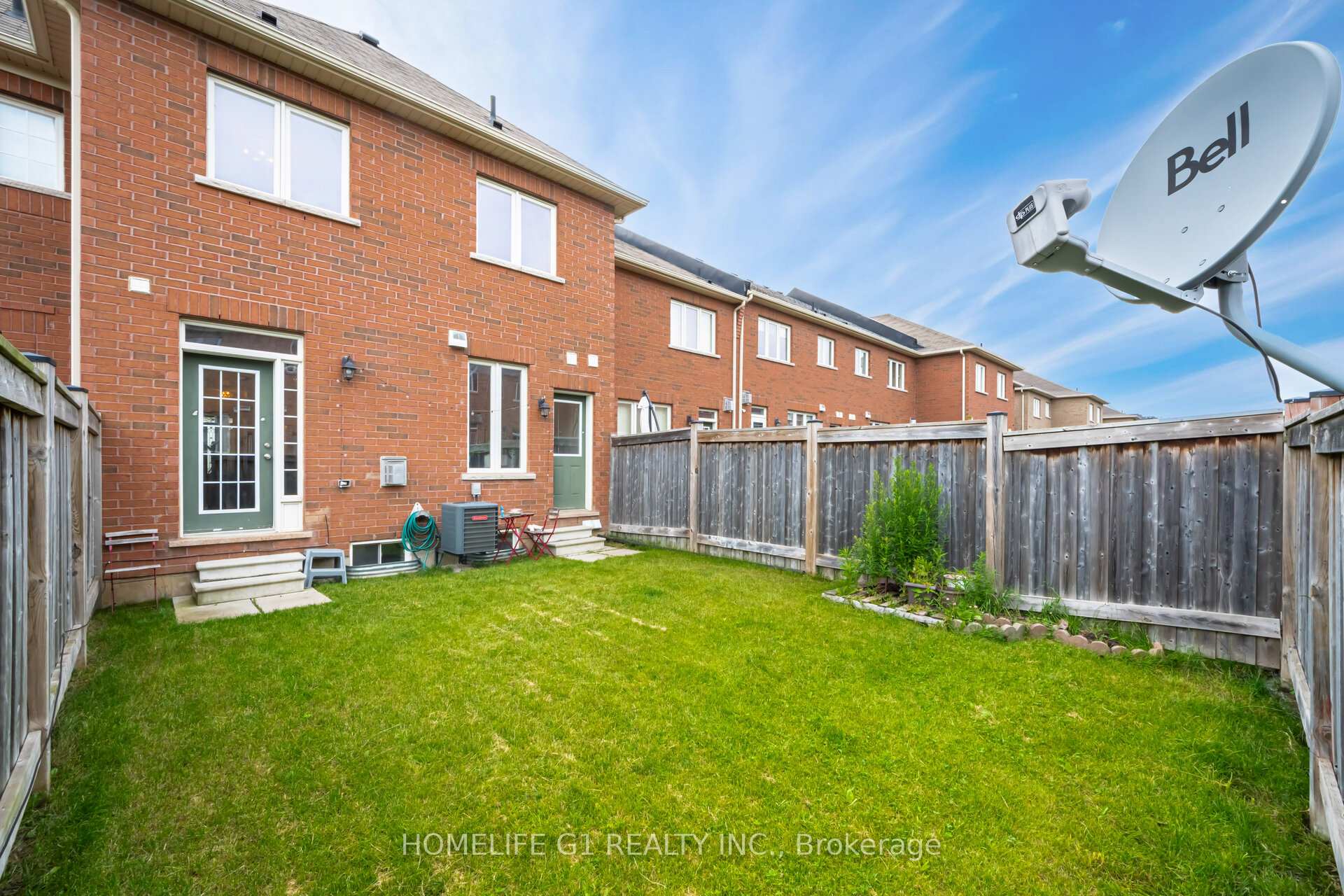 Photo 24 of 967 Transom Crescent, Milton, Willmott — HOMEH
