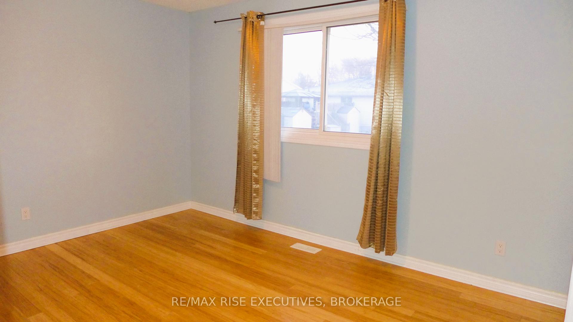 Photo 7 of 711 Muirfield Crescent, Kingston, East Gardiners Rd — HOMEH