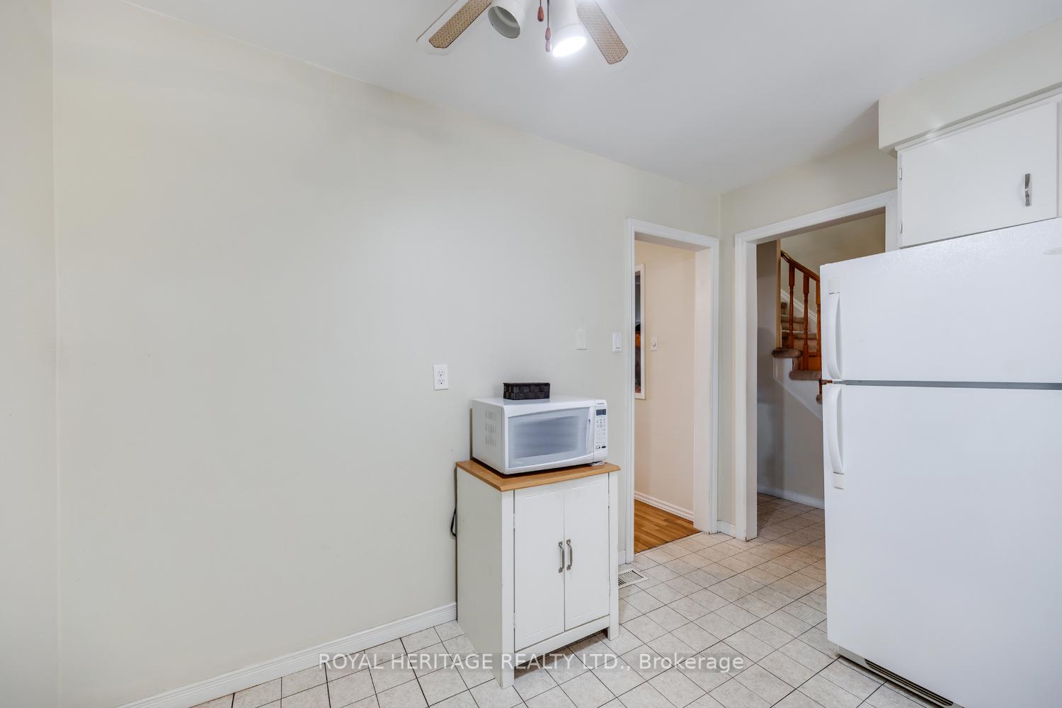 Photo 6 of 832 Gentry Crescent, Oshawa, Eastdale — HOMEH