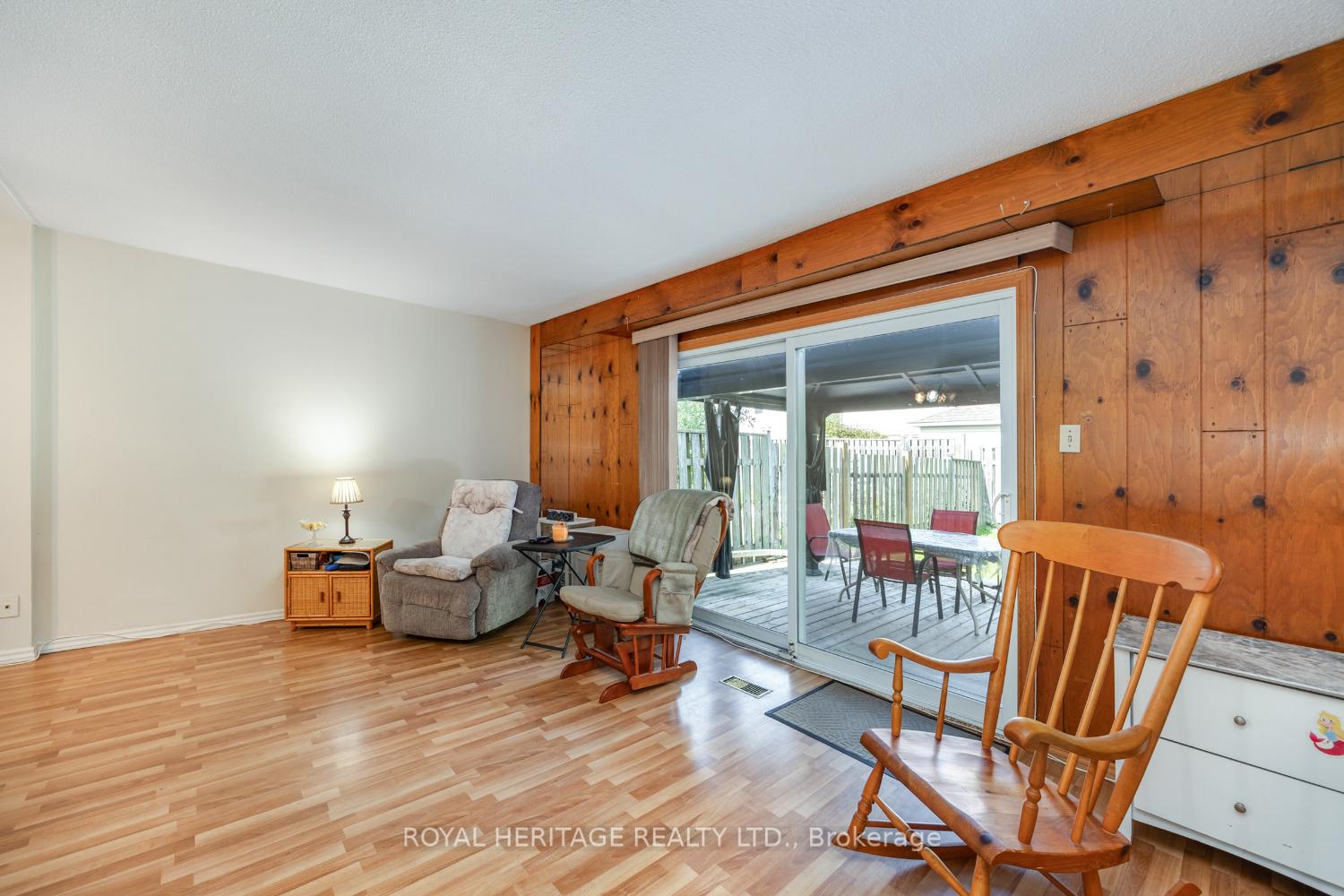 Photo 9 of 832 Gentry Crescent, Oshawa, Eastdale — HOMEH