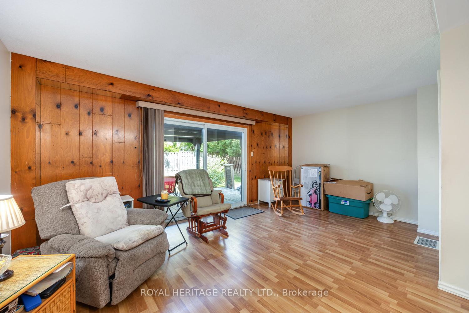 Photo 10 of 832 Gentry Crescent, Oshawa, Eastdale — HOMEH