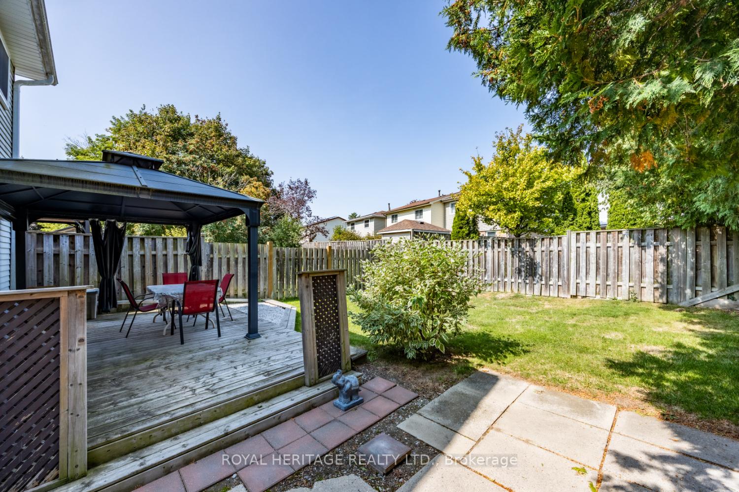 Photo 23 of 832 Gentry Crescent, Oshawa, Eastdale — HOMEH
