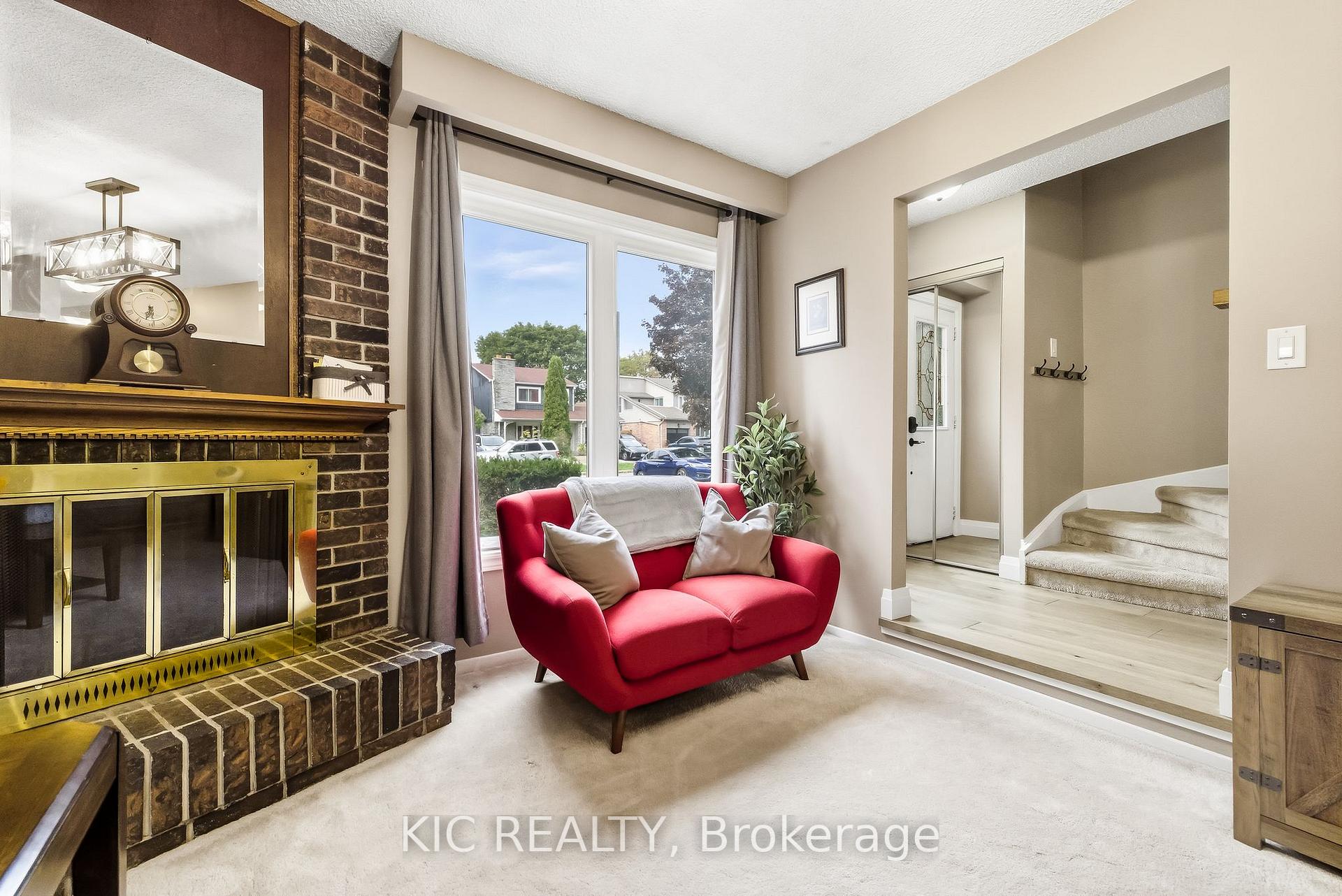 Photo 5 of 1795 Listowell Crescent, Pickering, Liverpool — HOMEH