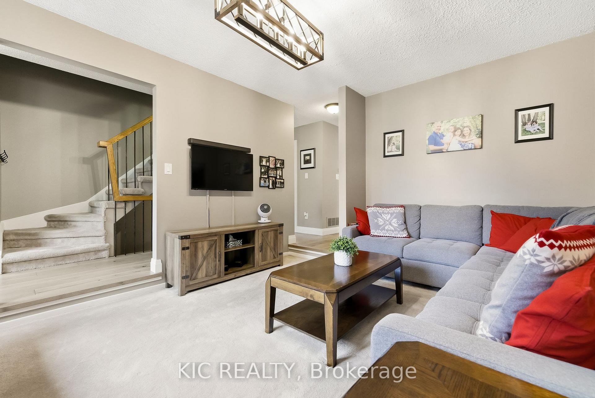 Photo 7 of 1795 Listowell Crescent, Pickering, Liverpool — HOMEH