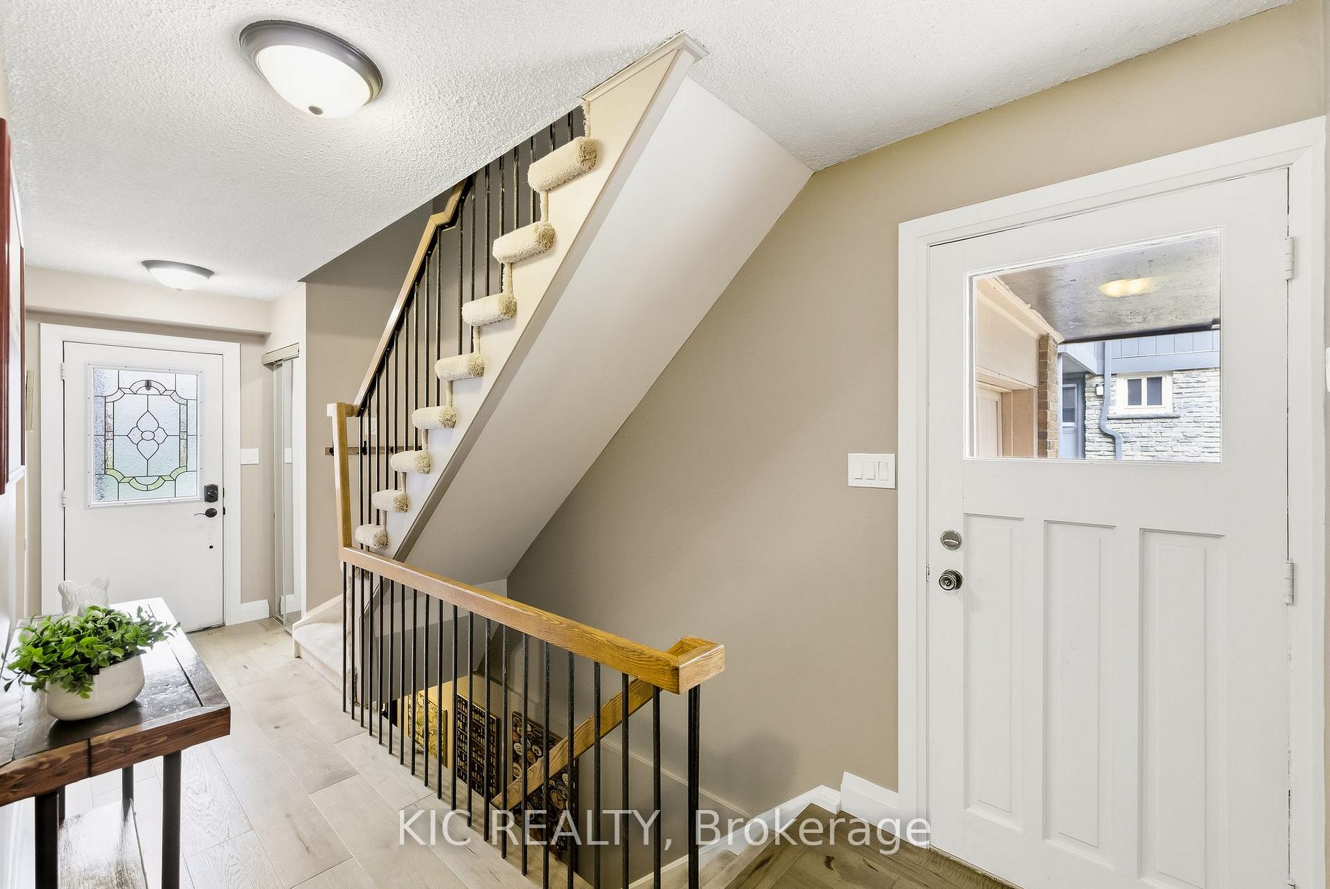 Photo 10 of 1795 Listowell Crescent, Pickering, Liverpool — HOMEH