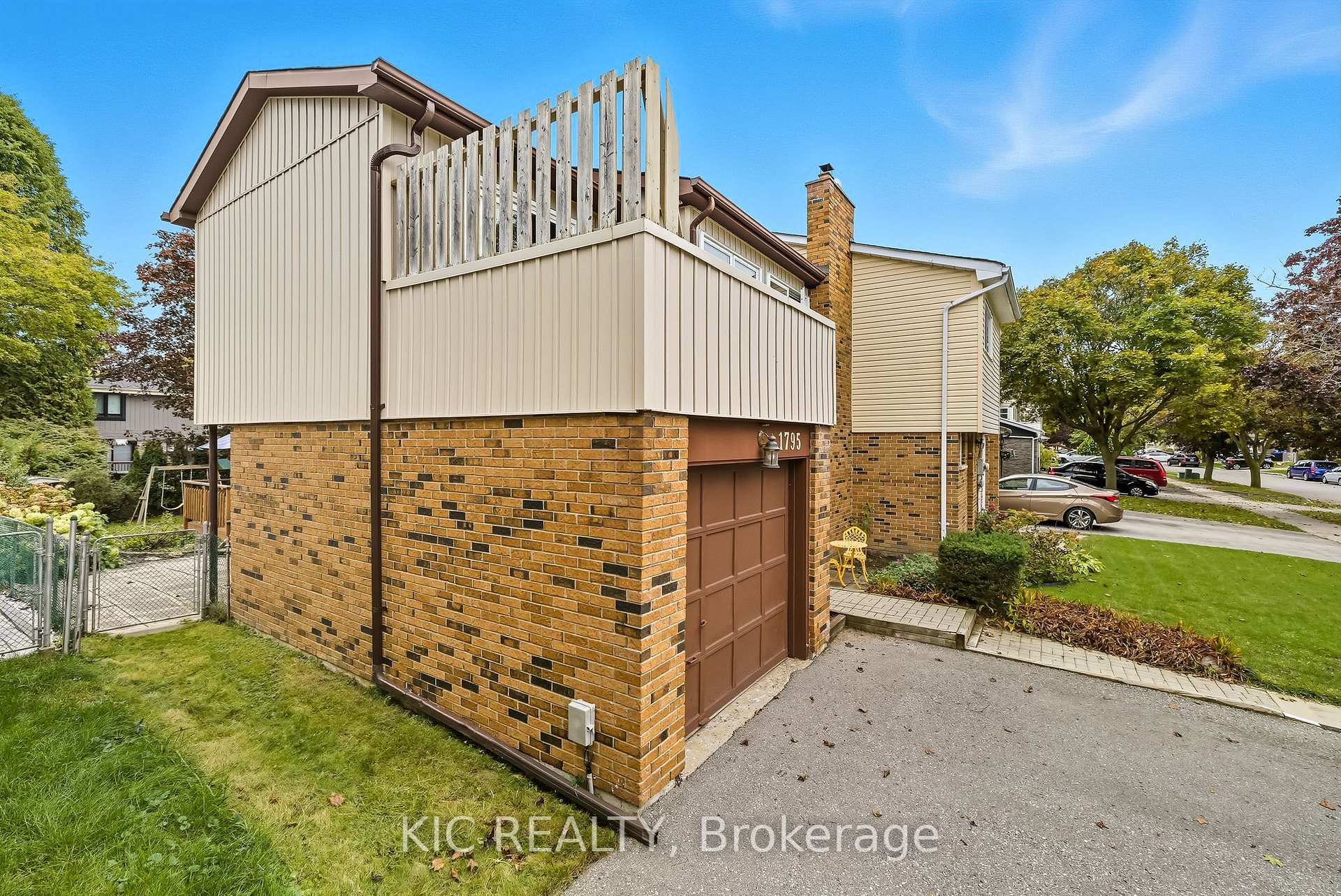 Photo 33 of 1795 Listowell Crescent, Pickering, Liverpool — HOMEH