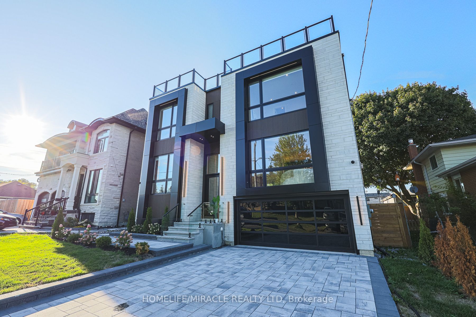 Front of 636 Annland Street
