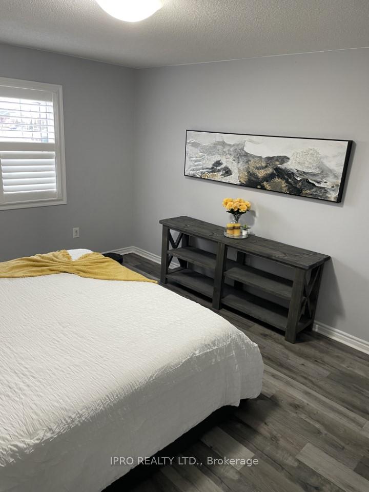 Photo 9 of 1142 Duignan Crescent, Milton, Ford — HOMEH