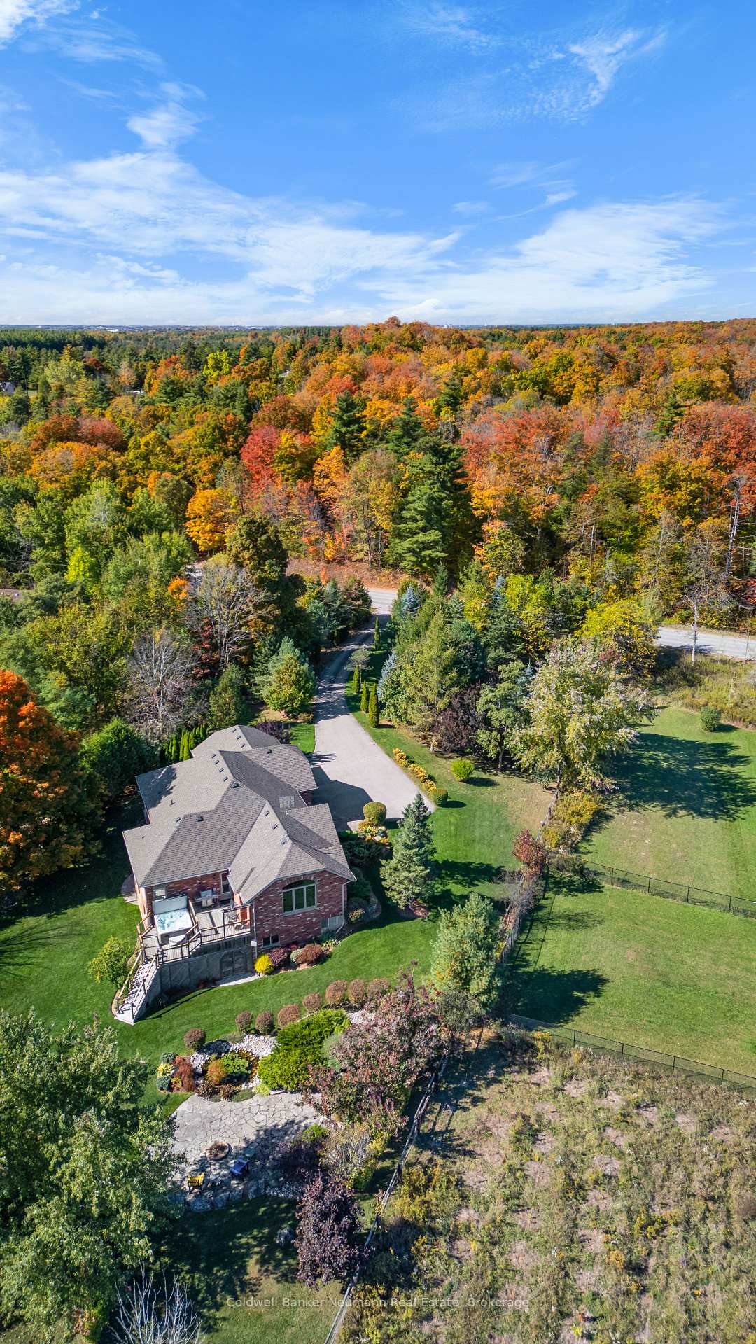 Photo 2 of 7677 Maltby Road E, Puslinch, Aberfoyle — HOMEH