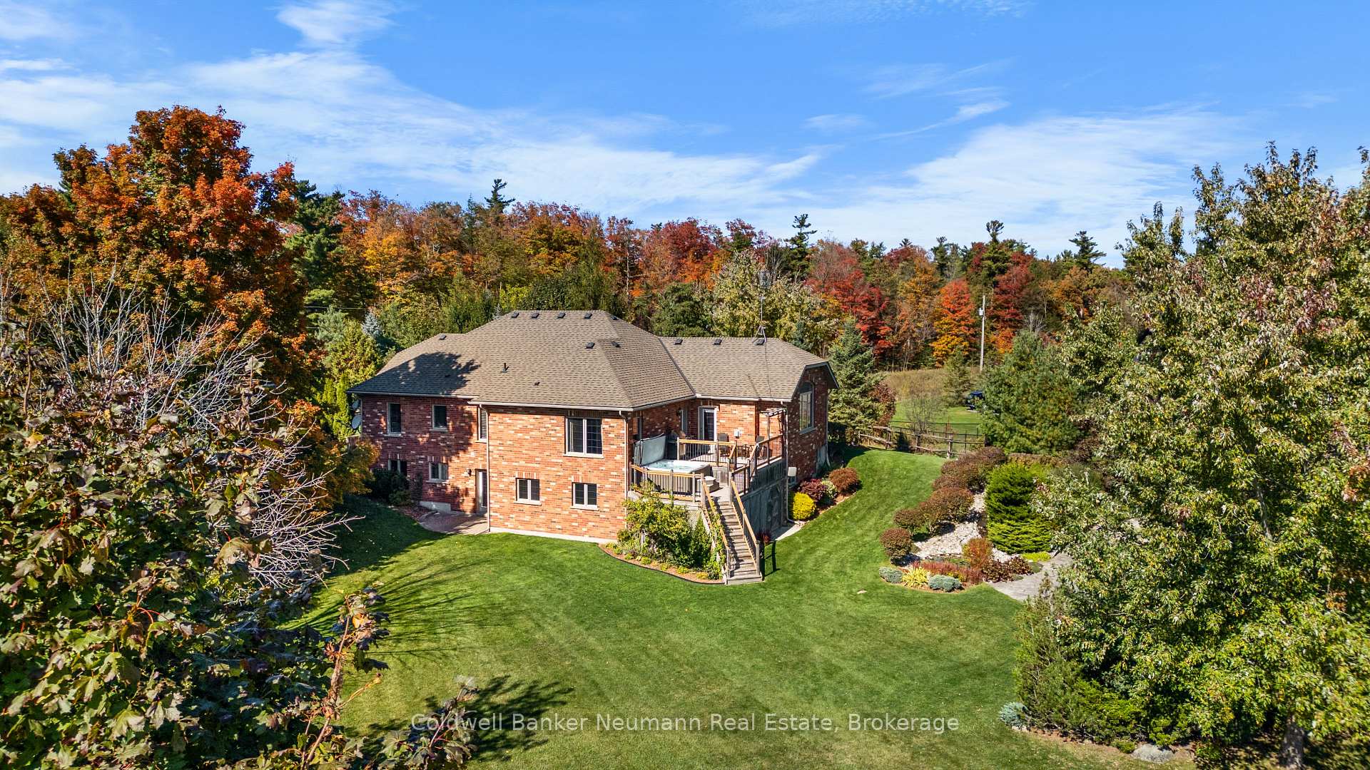 Photo 4 of 7677 Maltby Road E, Puslinch, Aberfoyle — HOMEH