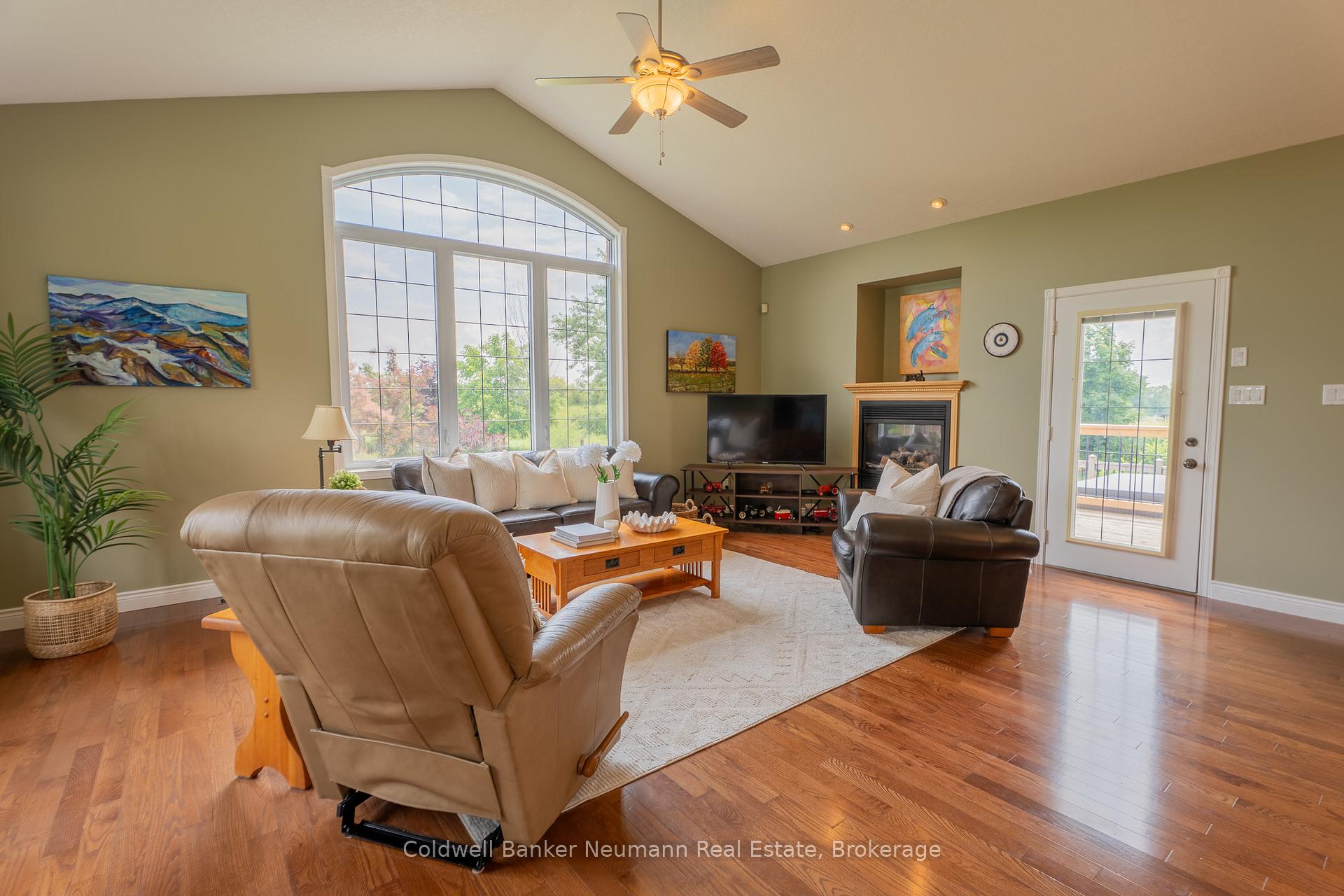 Photo 10 of 7677 Maltby Road E, Puslinch, Aberfoyle — HOMEH