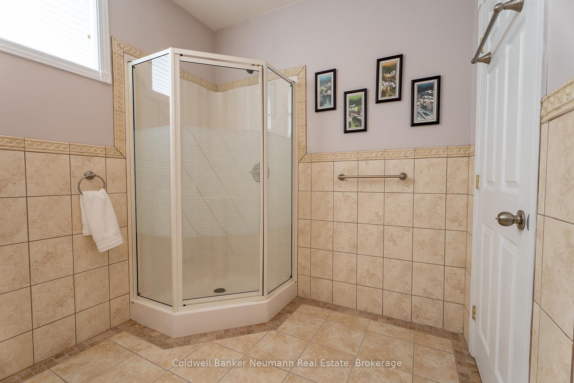 Photo 40 of 7677 Maltby Road E, Puslinch, Aberfoyle — HOMEH