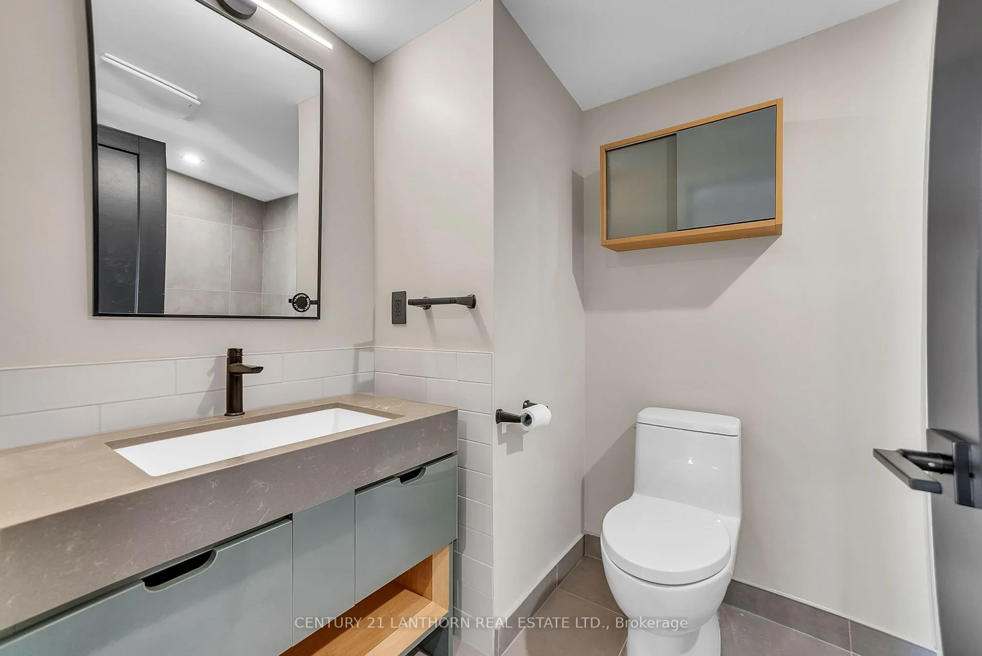 Photo 20 of Unit Unit # 5, 38 Front Street, Quinte West, Trenton Ward — HOMEH