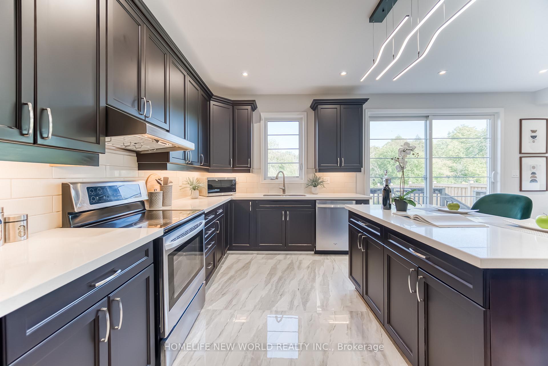 Photo 16 of 2437 Equestrian Crescent, Oshawa, Windfields — HOMEH