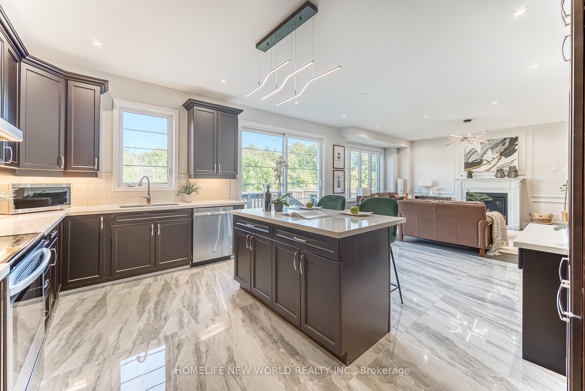 Photo 18 of 2437 Equestrian Crescent, Oshawa, Windfields — HOMEH