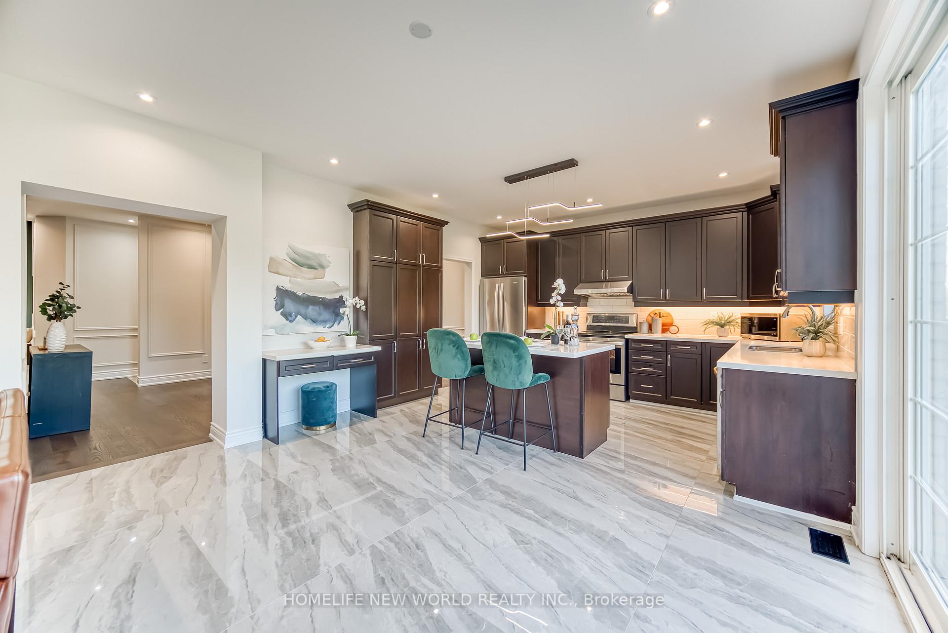 Photo 21 of 2437 Equestrian Crescent, Oshawa, Windfields — HOMEH