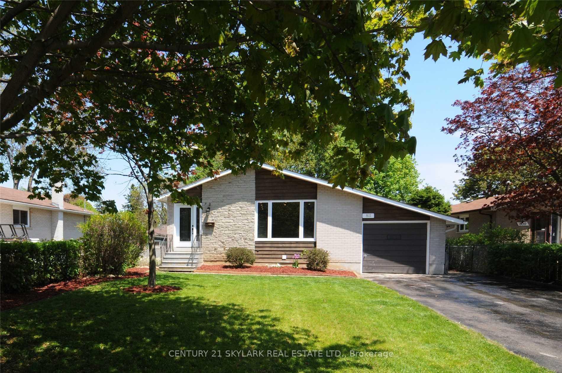 Photo 1 of 811A Helen Crescent, Pickering, Bay Ridges — HOMEH