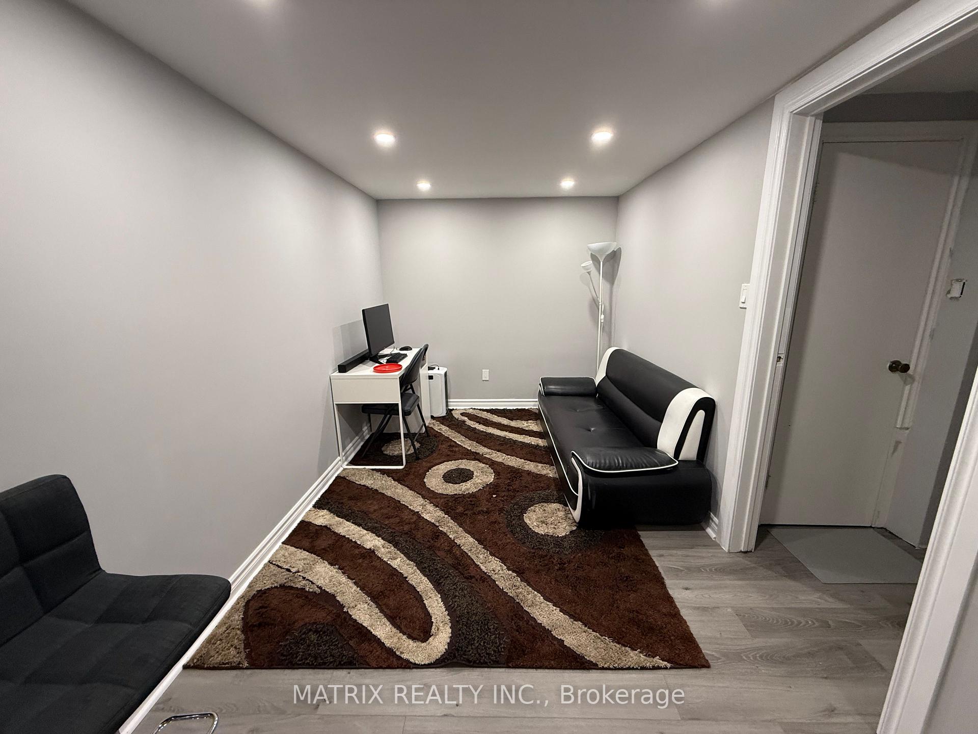 Photo 7 of 1595 Geta Circle, Pickering, Village East — HOMEH