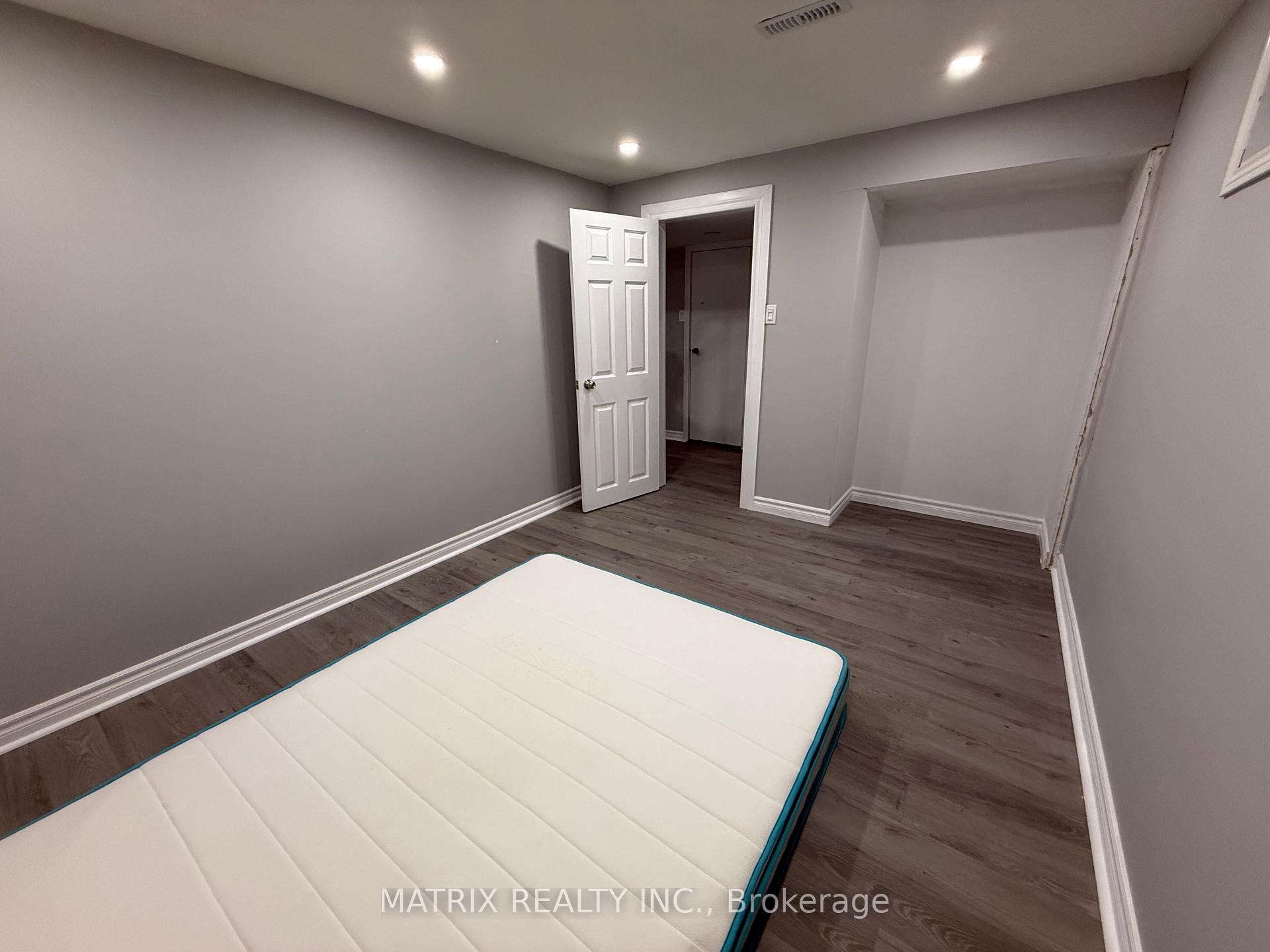 Photo 12 of 1595 Geta Circle, Pickering, Village East — HOMEH