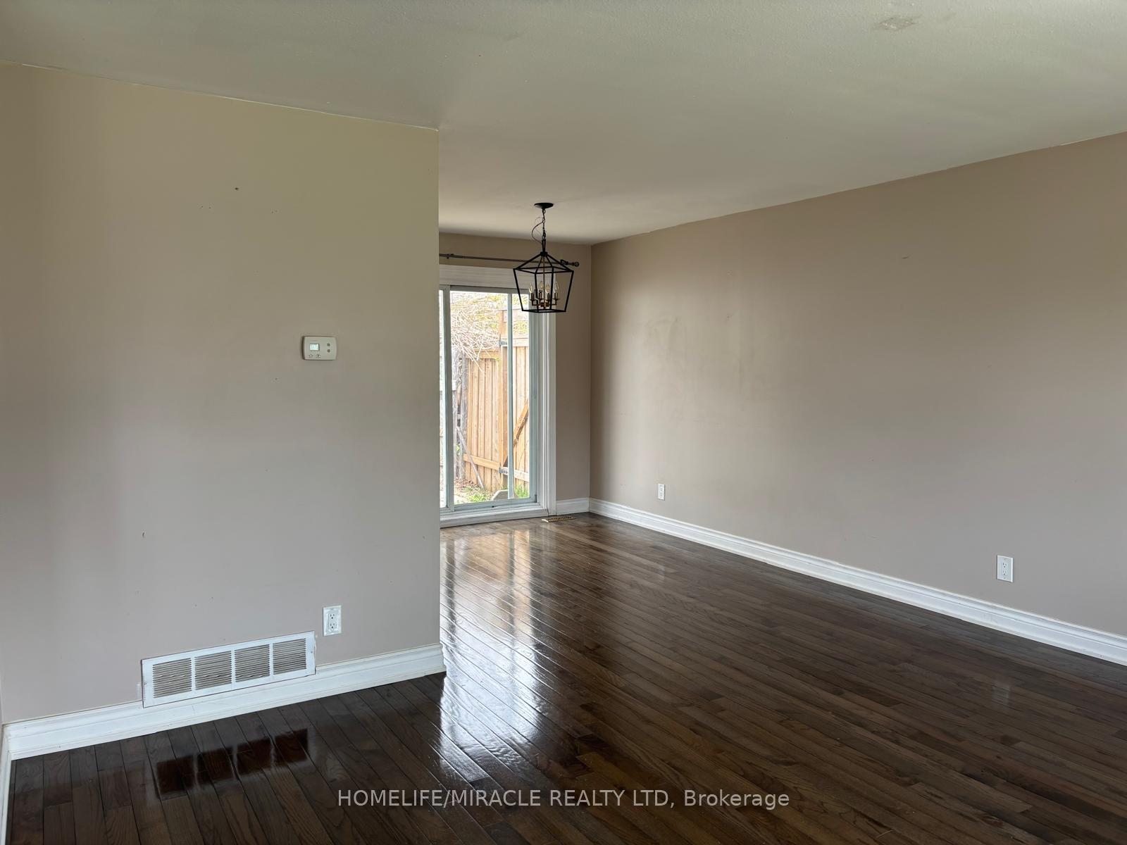 Photo 9 of 455 Dianne Drive, Oshawa, Donevan — HOMEH