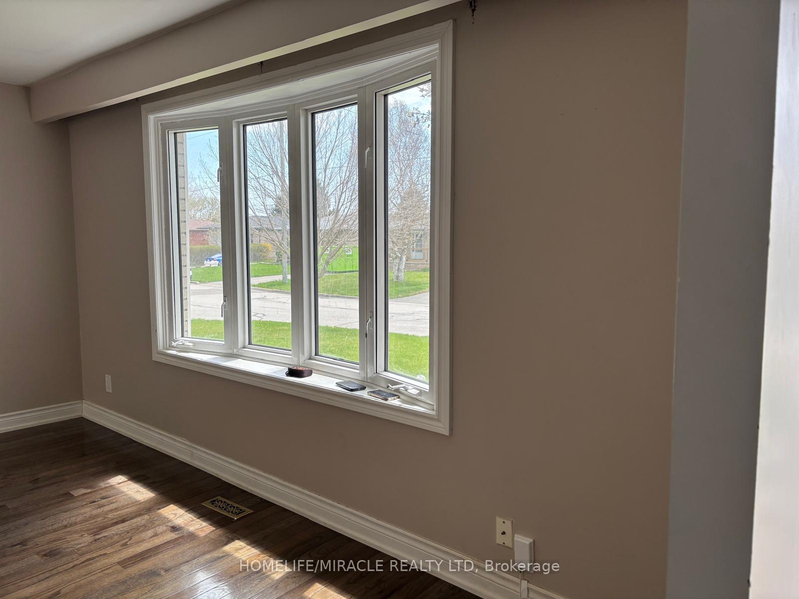 Photo 11 of 455 Dianne Drive, Oshawa, Donevan — HOMEH