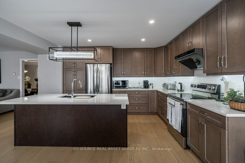 Front of Unit Upper, 505 Clayton Avenue