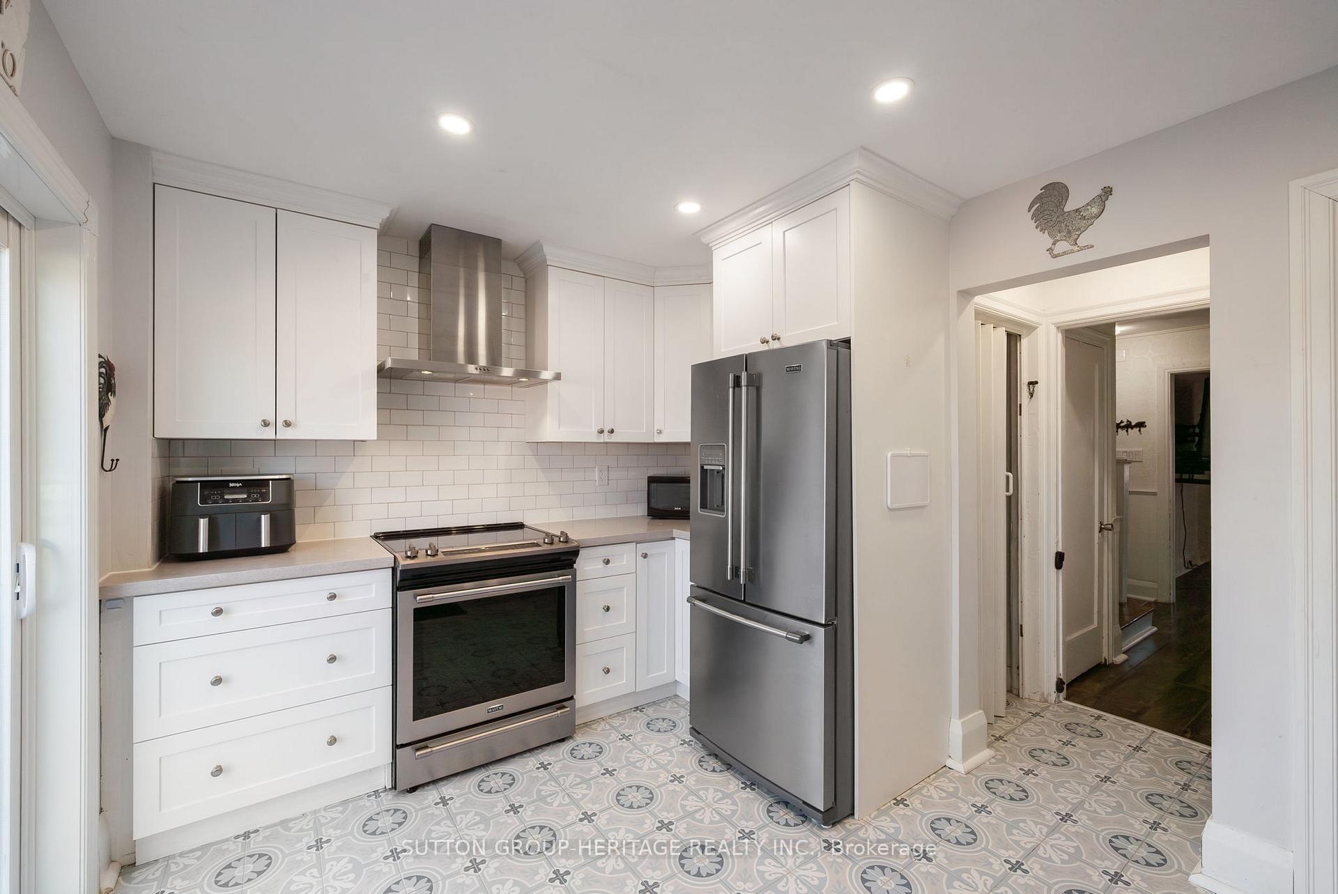 Photo 7 of 637 Masson Street, Oshawa, O'Neill — HOMEH