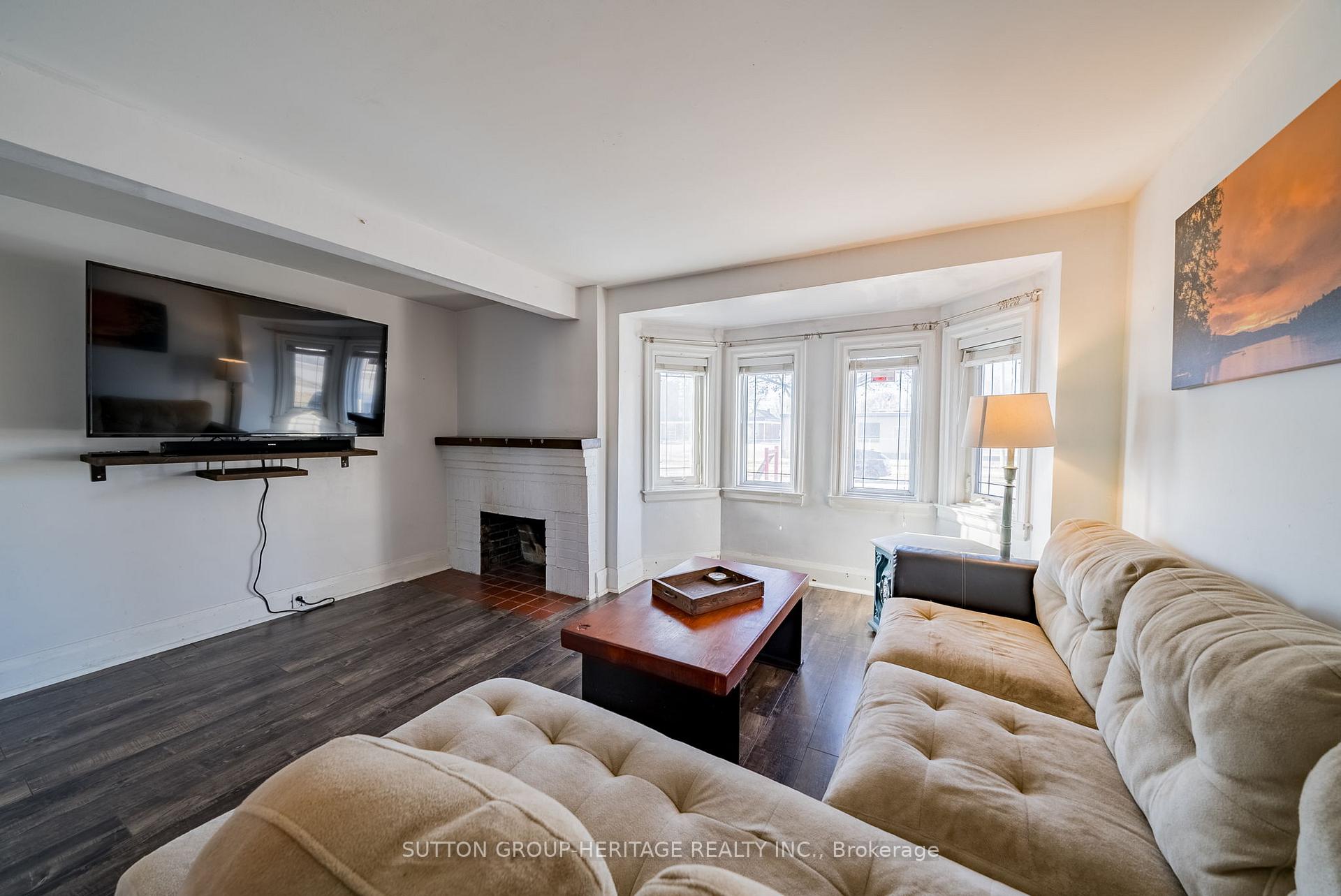 Photo 14 of 637 Masson Street, Oshawa, O'Neill — HOMEH