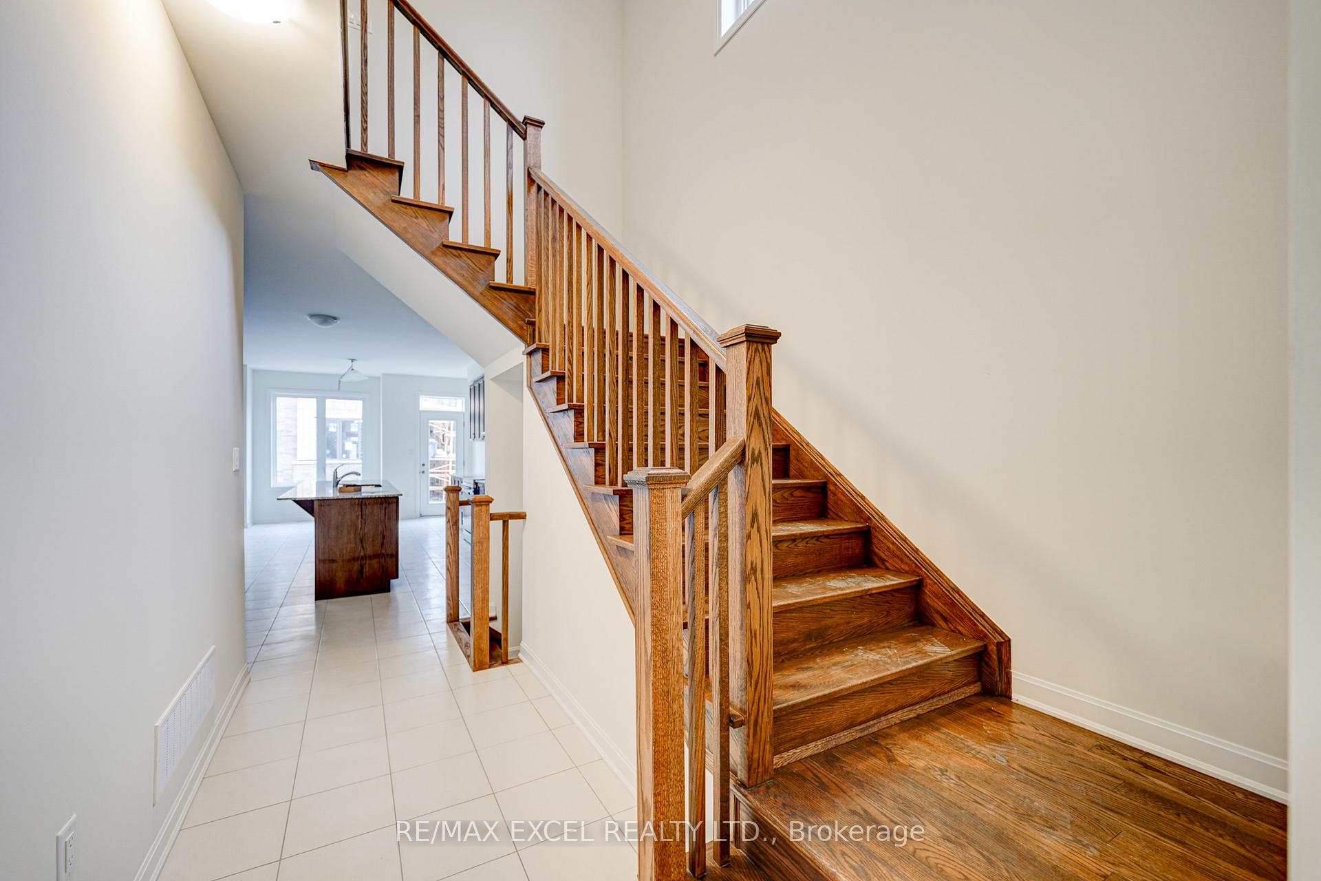 Photo 5 of 1406 Longspur Trail, Pickering, Rural Pickering — HOMEH