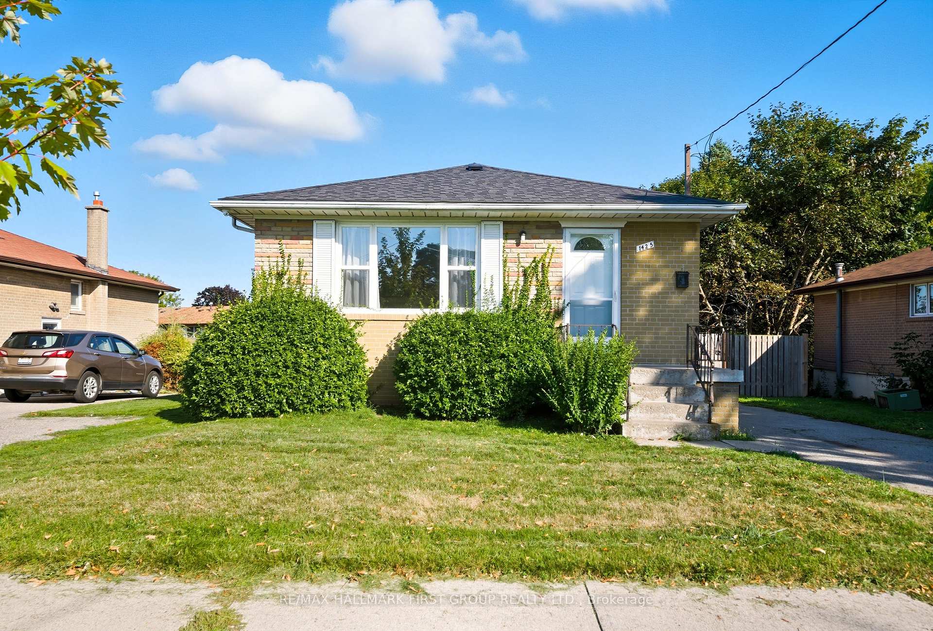 Photo 1 of 1425 Evangeline Drive, Oshawa, Lakeview — HOMEH