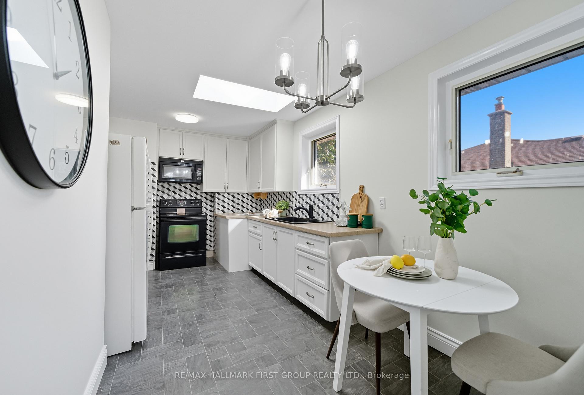 Photo 5 of 1425 Evangeline Drive, Oshawa, Lakeview — HOMEH