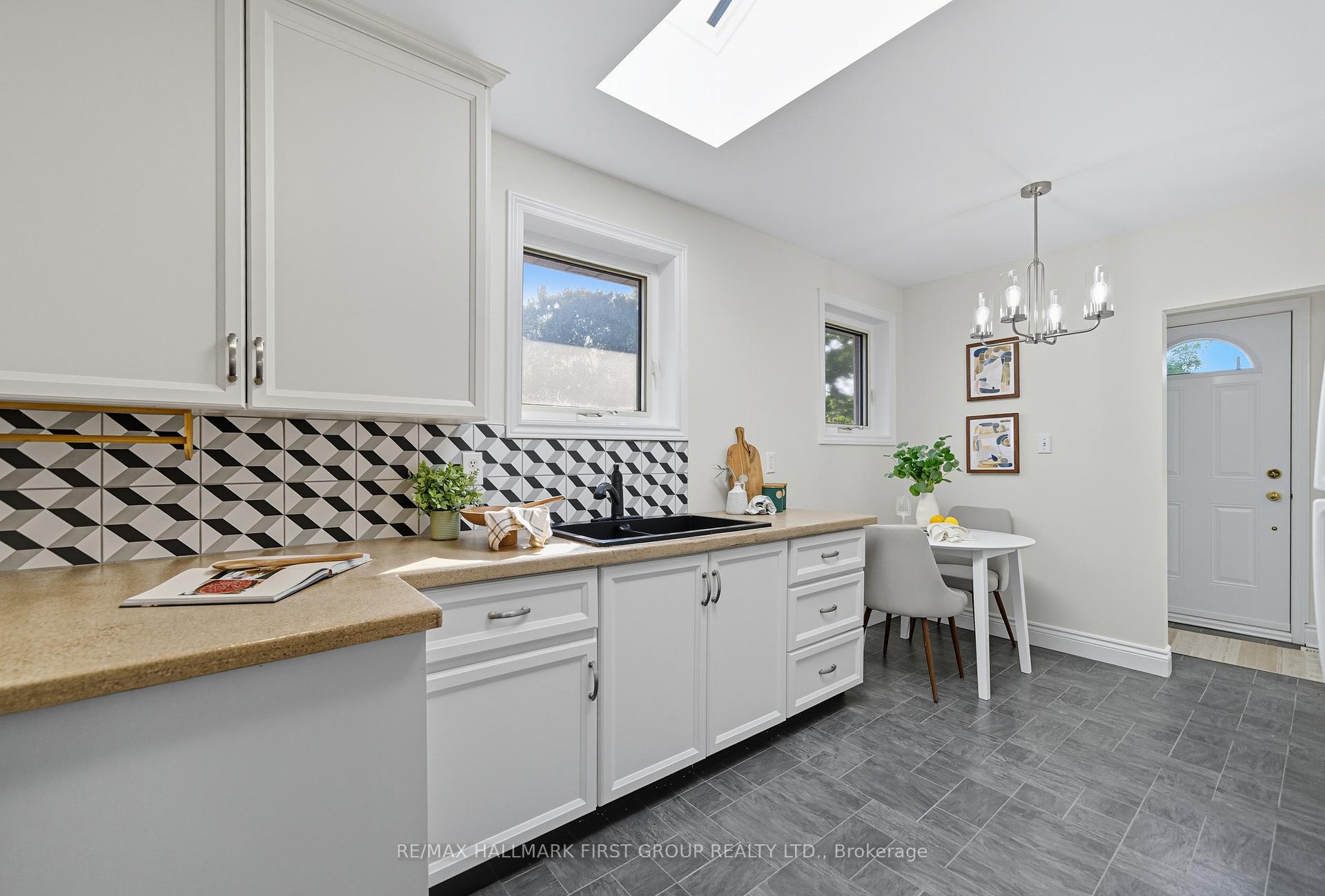 Photo 6 of 1425 Evangeline Drive, Oshawa, Lakeview — HOMEH