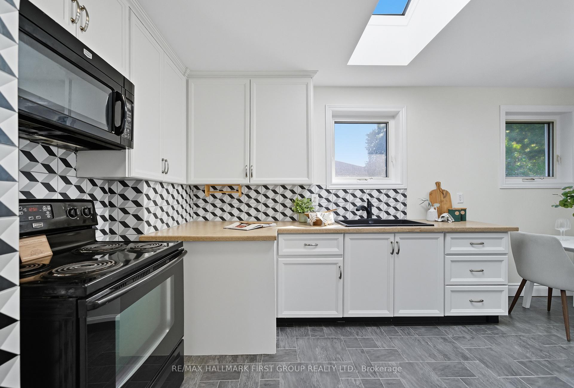 Photo 7 of 1425 Evangeline Drive, Oshawa, Lakeview — HOMEH