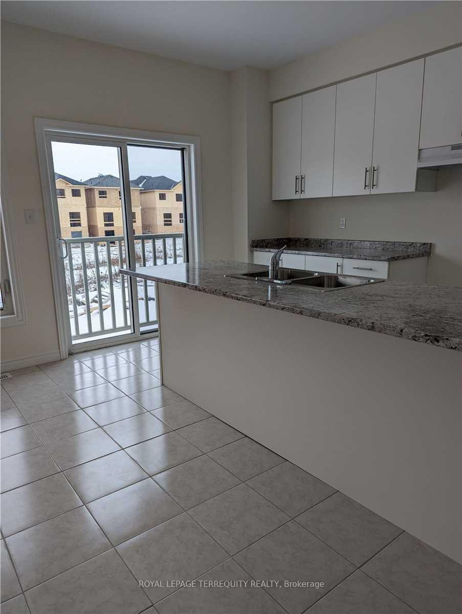 Photo 5 of 1094 Skyridge Boulevard, Pickering, Rural Pickering — HOMEH