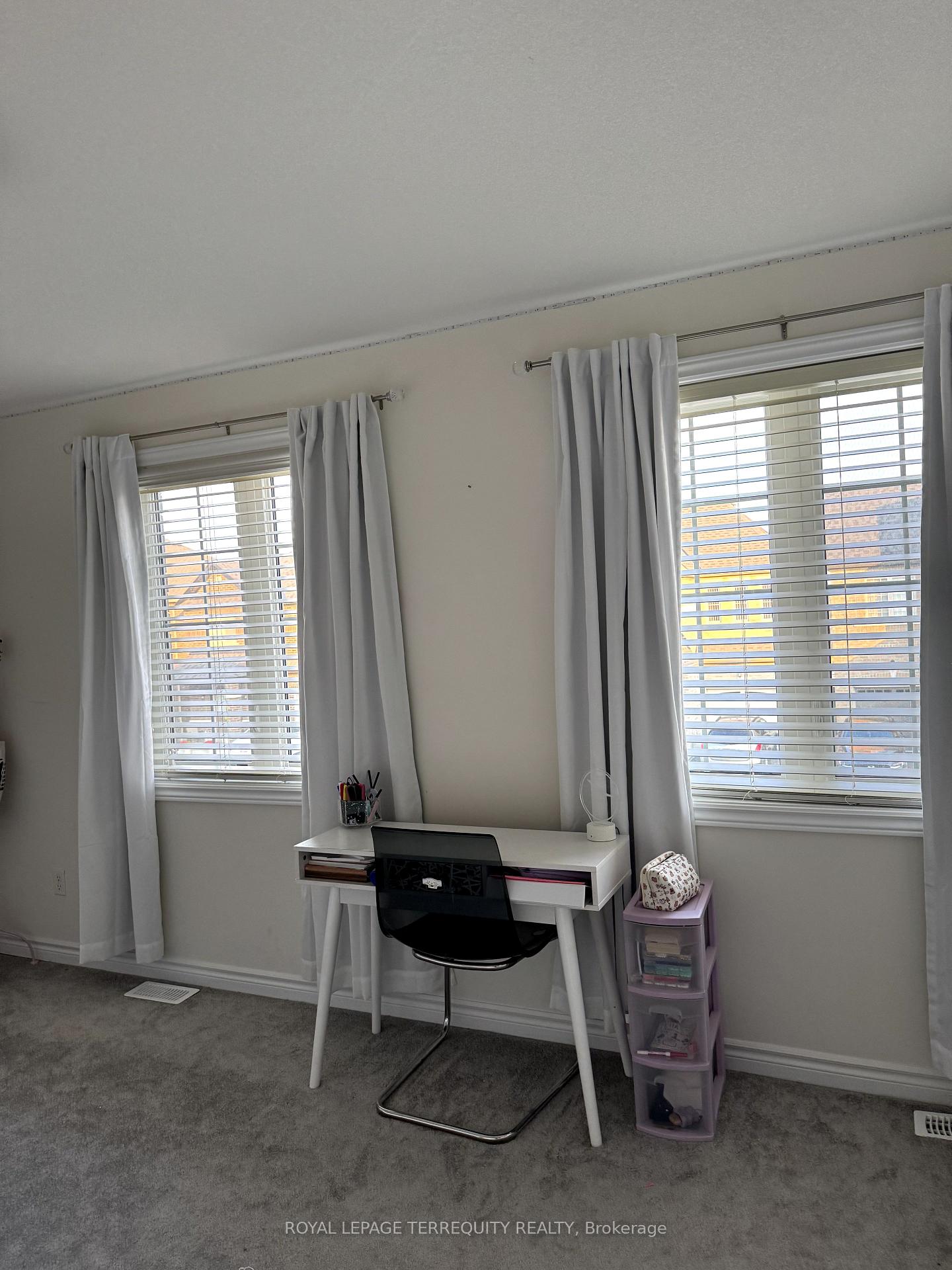 Photo 10 of 1094 Skyridge Boulevard, Pickering, Rural Pickering — HOMEH