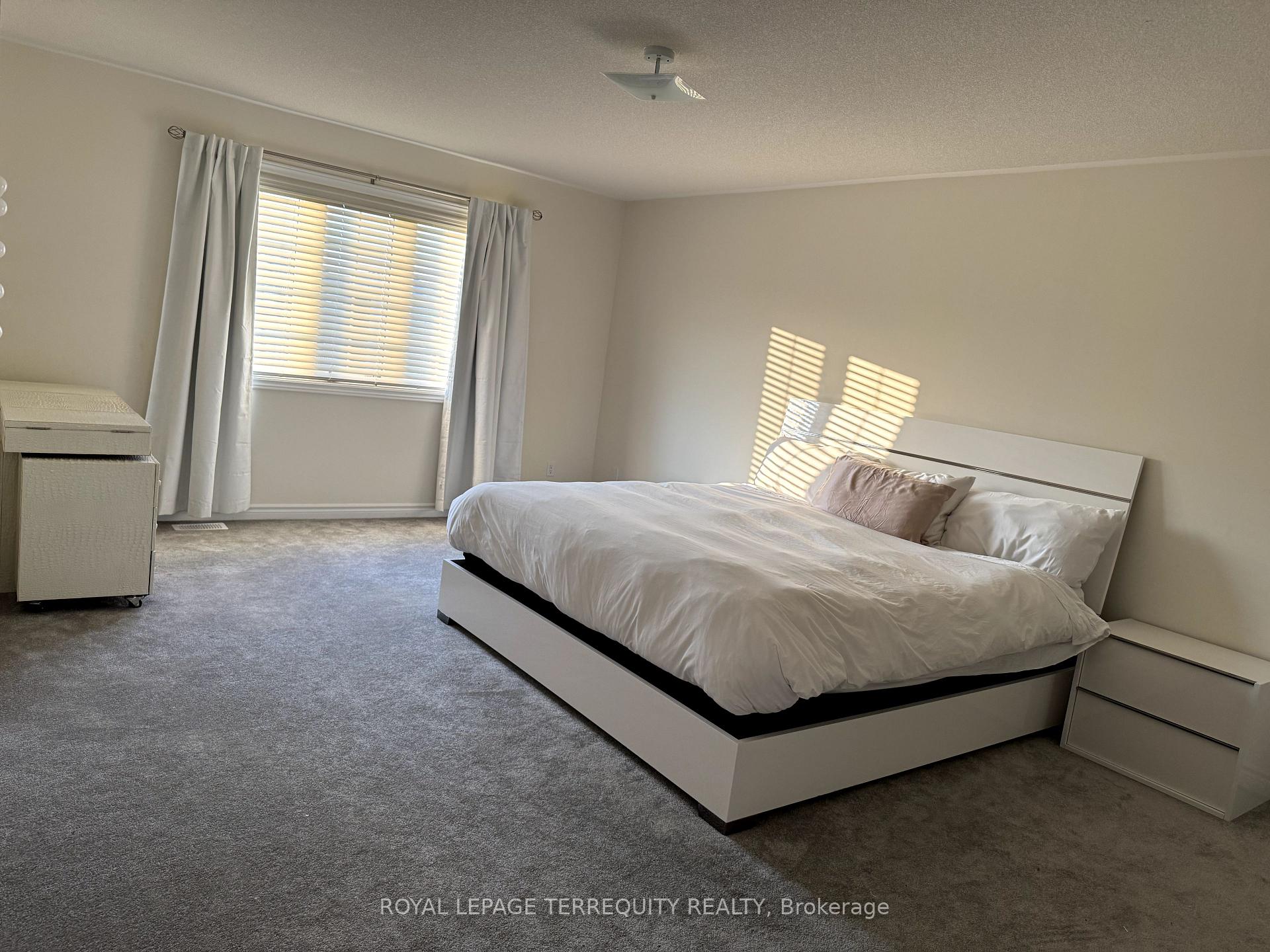 Photo 11 of 1094 Skyridge Boulevard, Pickering, Rural Pickering — HOMEH