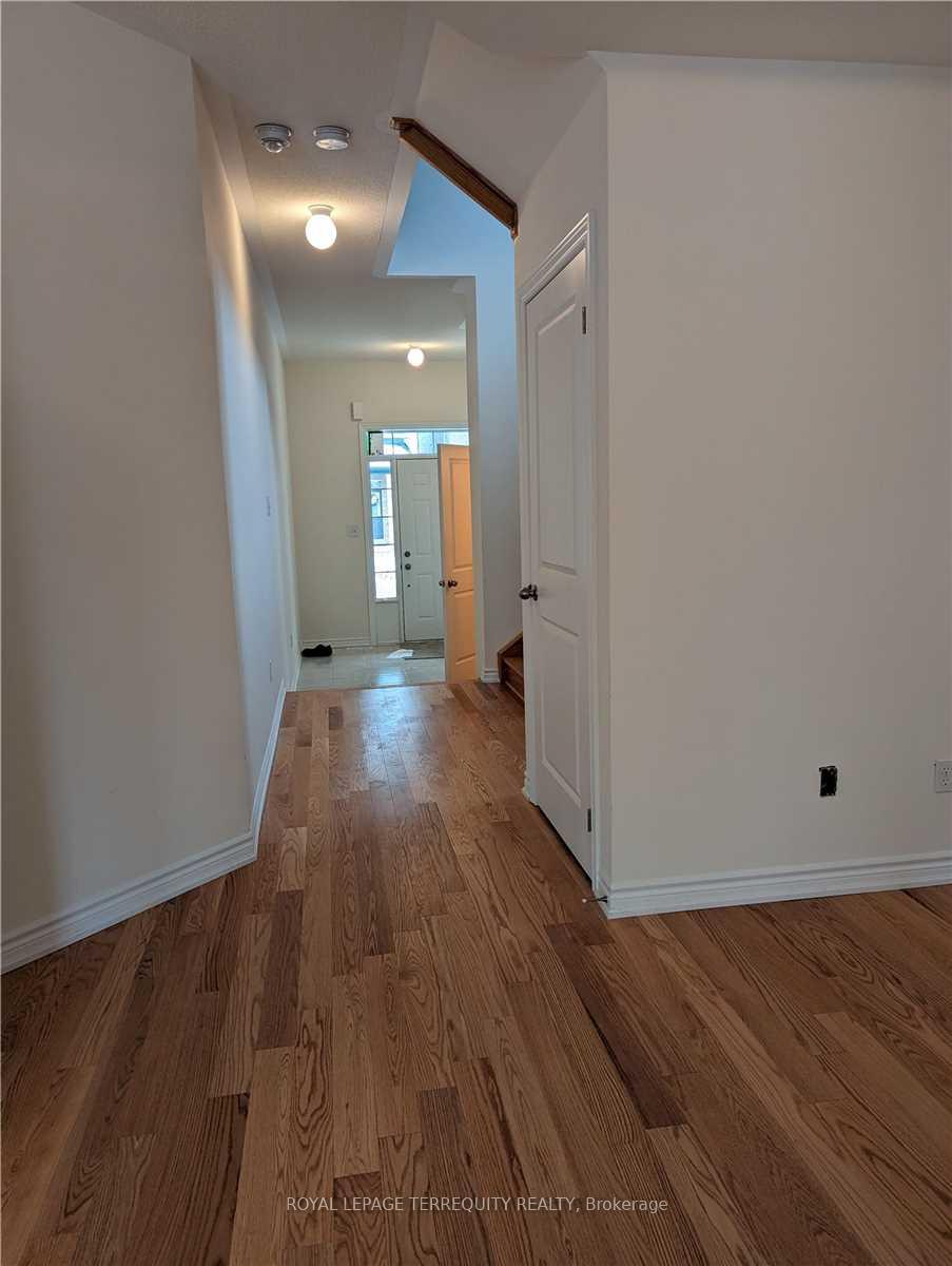 Photo 13 of 1094 Skyridge Boulevard, Pickering, Rural Pickering — HOMEH