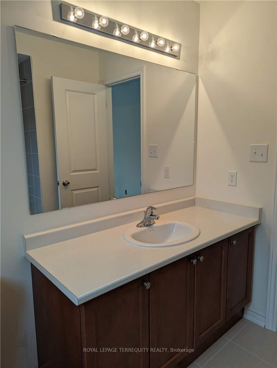 Photo 18 of 1094 Skyridge Boulevard, Pickering, Rural Pickering — HOMEH