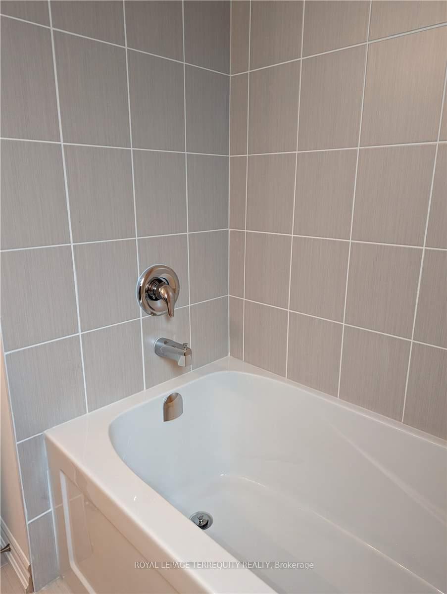 Photo 20 of 1094 Skyridge Boulevard, Pickering, Rural Pickering — HOMEH